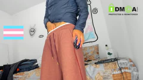 Snapshot of androgynous_love chatting on 03-07-25, 11:16 hugeclit online show from 03-07-25, 11:16