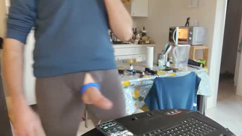 androx77 online show from 12-23-25, 11:08