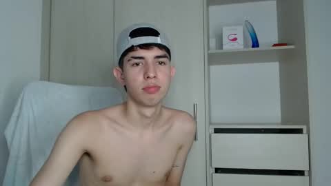 Snapshot of andy19_hot chatting on 10-23-25, 06:39 andy19_hot online show from 10-23-25, 06:39