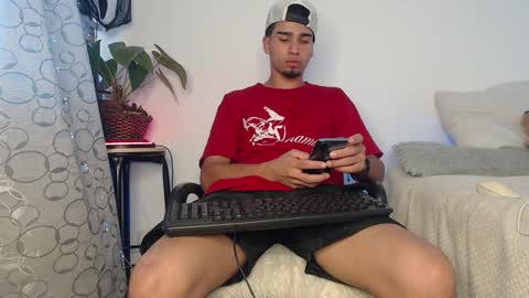 Snapshot of andy_0018 chatting on 12-08-24, 10:03 Andy online show from 12-08-24, 10:03