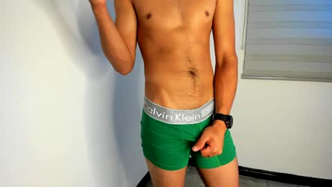 Snapshot of andy_0018 chatting on 01-11-25, 11:02 Andy online show from 01-11-25, 11:02