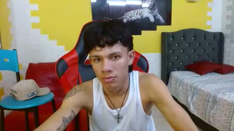 andy_dan1 online show from 11-12-25, 02:06