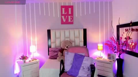 Andrea online show from 11-06-25, 01:23