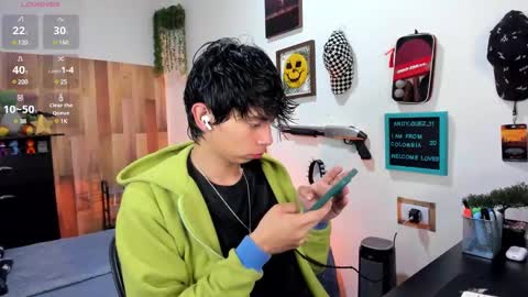 andy_guez_11 online show from 03-03-25, 10:38