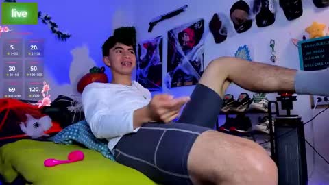 Snapshot of andy_guez_11 chatting on 10-16-25, 10:05 andy_guez_11 online show from 10-16-25, 10:05