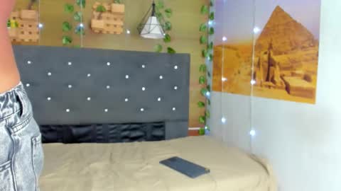 andy_jones7 online show from 09-10-25, 03:39