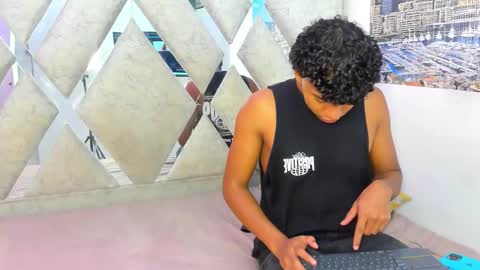 andy_jones7 online show from 09-18-25, 01:18