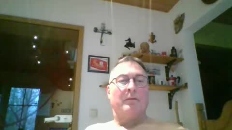 Snapshot of andybayern chatting on 12-19-25, 02:24 andybayern online show from 12-19-25, 02:24
