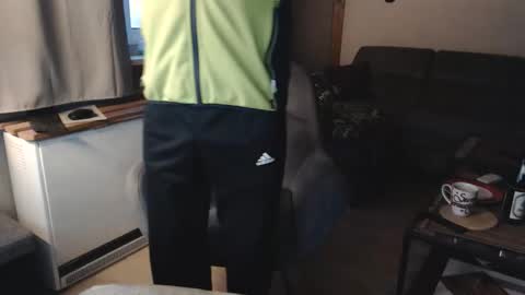 Snapshot of andyfranconia chatting on 11-11-25, 06:46 andyfranconia online show from 11-11-25, 06:46