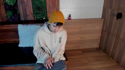 Andy Joy  online show from 03-06-25, 11:03