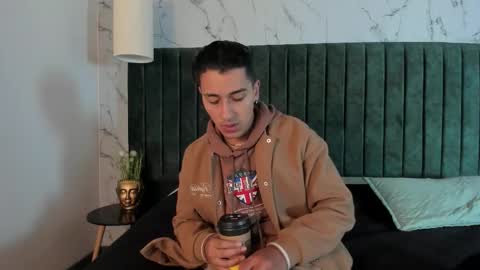 Snapshot of andyjoy_ chatting on 01-06-26, 11:25 Andy Joy online show from 01-06-26, 11:25