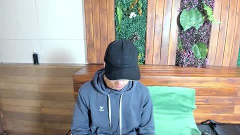 Snapshot of andyjoy_ chatting on 02-08-26, 11:24 Andy Joy online show from 02-08-26, 11:24