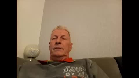 andyk1704 online show from 12-02-24, 04:20