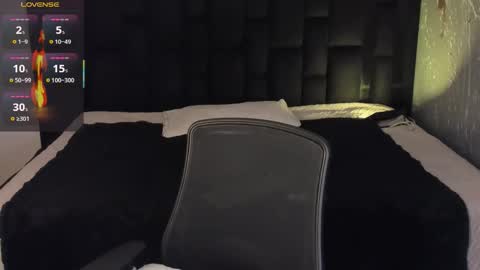 Snapshot of andywiills chatting on 11-05-25, 09:59 Andy online show from 11-05-25, 09:59