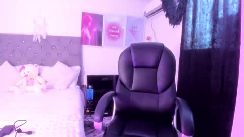          online show from 10-15-25, 07:25