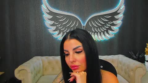 Anne online show from 01-25-25, 01:43