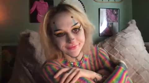 Snapshot of ang3lmorgu3 chatting on 12-17-25, 06:14 ang3lmorgu3 online show from 12-17-25, 06:14