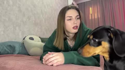 Sophie online show from 09-14-25, 02:38