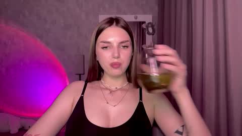 Sophie online show from 09-19-25, 05:13