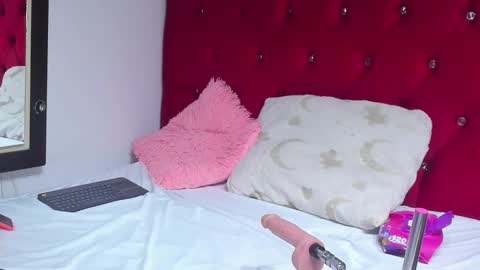 ANGELA online show from 10-18-25, 01:19