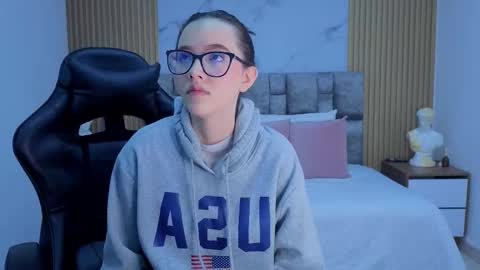 angel__kiss online show from 12-15-25, 11:25