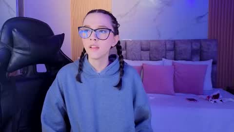 angel__kiss online show from 12-18-25, 10:32