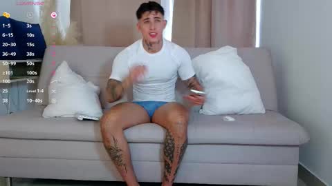 Snapshot of angel_boy01 chatting on 11-18-25, 06:56 angel_boy01 online show from 11-18-25, 06:56