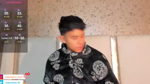 ngel Esteban  online show from 02-13-25, 10:44