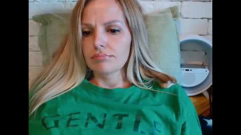 Snapshot of angel_girllovemy chatting on 11-02-25, 10:06 ANGEL online show from 11-02-25, 10:06