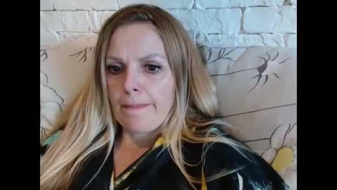 Snapshot of angel_girllovemy chatting on 11-26-25, 11:22 ANGEL online show from 11-26-25, 11:22