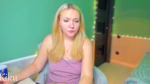 Snapshot of angel_kiku chatting on 11-11-25, 12:43 Kiku here 3 online show from 11-11-25, 12:43