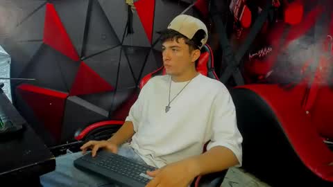 Angel online show from 11-23-25, 09:25