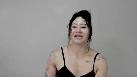 Snapshot of angel_martins chatting on 10-22-25, 01:50 Angel online show from 10-22-25, 01:50