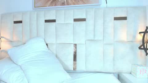 Nicolle  online show from 10-19-25, 02:23