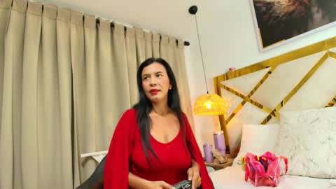 Nicolle  online show from 12-22-25, 11:29