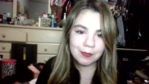 Snapshot of angel_raexx chatting on 11-09-25, 05:39 Angel online show from 11-09-25, 05:39