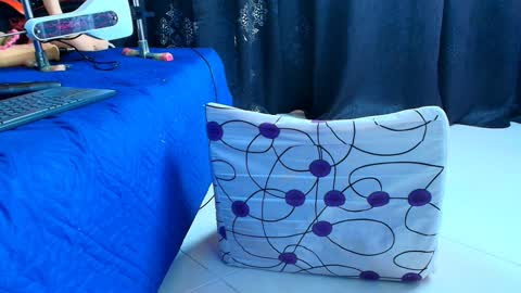 Snapshot of angel_red77 chatting on 12-03-25, 08:40 angel red77 online show from 12-03-25, 08:40