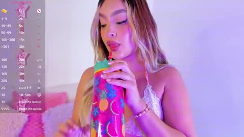 Snapshot of angel_rizzo_ chatting on 03-02-25, 01:47 Angel online show from 03-02-25, 01:47