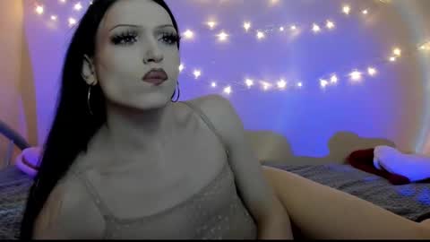 Snapshot of angel_wavee chatting on 12-20-24, 02:49 Angel Love online show from 12-20-24, 02:49