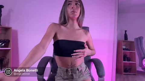 Snapshot of angela_bonetti chatting on 02-11-25, 11:10 Angela Bonetti online show from 02-11-25, 11:10