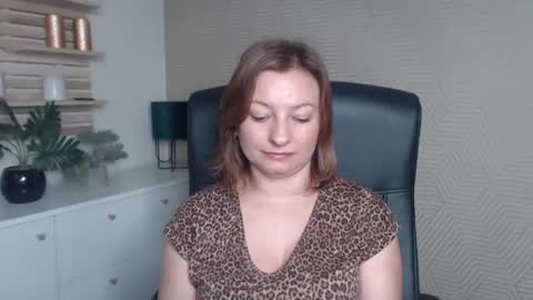 Angela online show from 10-28-25, 06:39