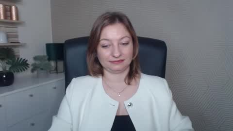 Angela online show from 11-14-25, 06:45