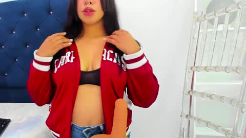 Snapshot of angela_santana_ chatting on 01-14-25, 07:21 Angela online show from 01-14-25, 07:21