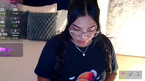 Snapshot of angela_santana_ chatting on 10-17-25, 01:09 Angela online show from 10-17-25, 01:09