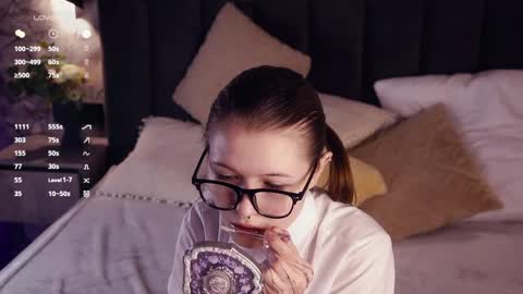 Mary online show from 04-09-26, 12:32