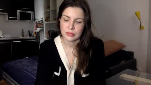 Angela online show from 12-11-24, 08:18