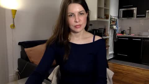 Angela online show from 01-11-25, 07:49