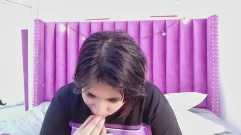 Snapshot of angelarumiee chatting on 10-23-25, 02:55 Angela online show from 10-23-25, 02:55