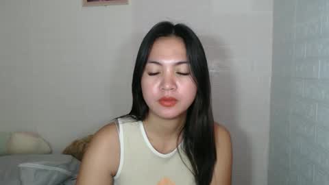 Snapshot of angelavida chatting on 09-15-25, 04:29 angel- i am new here please do understand that i only get naked on private room thank you online show from 09-15-25, 04:29