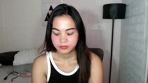 Snapshot of angelavida chatting on 09-19-25, 02:13 angel- i am new here please do understand that i only get naked on private room thank you online show from 09-19-25, 02:13